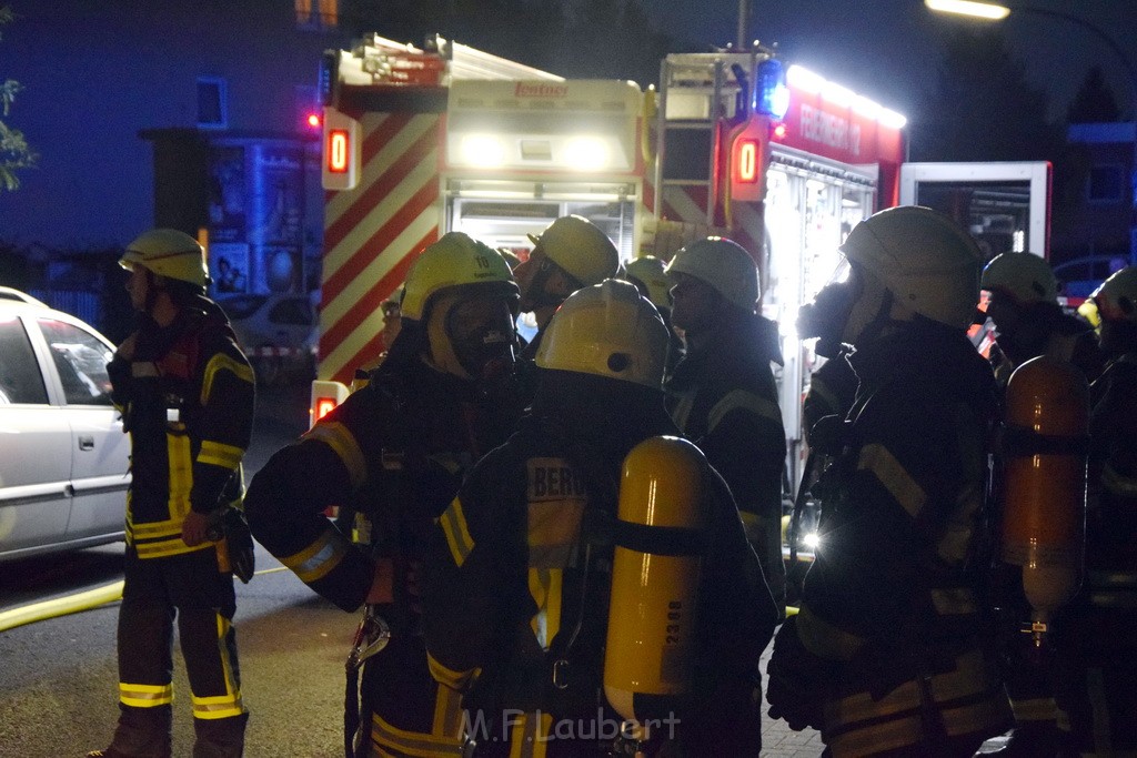 Feuer 2 Y Kellerbrand Koeln Ostheim Ruppinerstr P107.JPG - Miklos Laubert